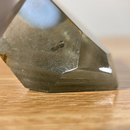 Layers Green Phantom Quartz Freeform - 45 Gram